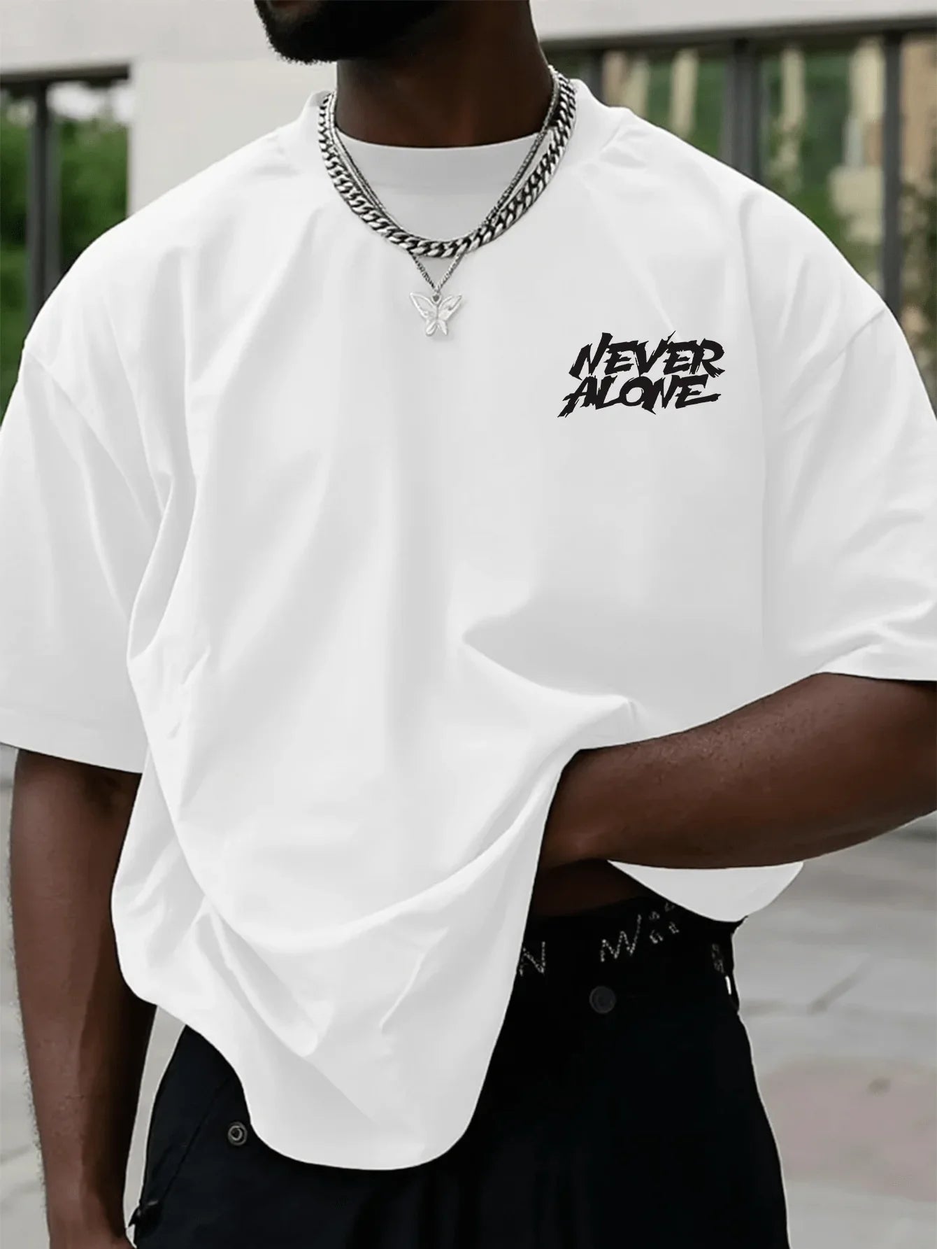 Camiseta Never Alone Boxing